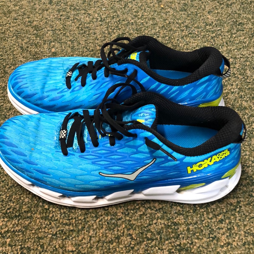 Men’s Vanquish Hoka One One